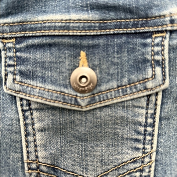 Wrangler Authentics Women’s Denim Jacket Size Medium Women
Excellent con… - Picture 5 of 9